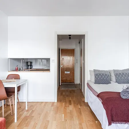 Modern & With Balcony Apartment *
